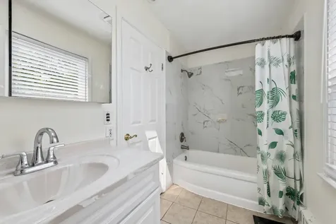 2910 Cherokee Lane Riverwoods IL 60015