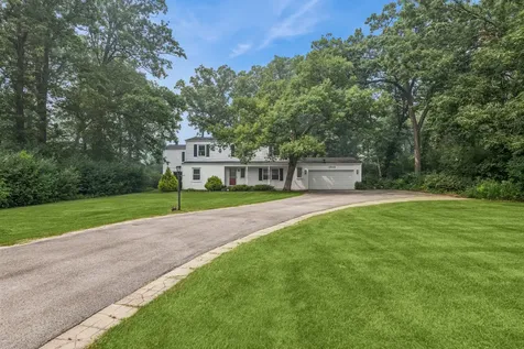2910 Cherokee Lane Riverwoods IL 60015