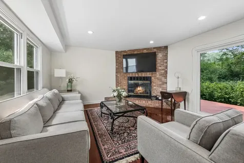 2910 Cherokee Lane Riverwoods IL 60015
