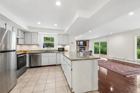 2910 Cherokee Lane Riverwoods IL 60015