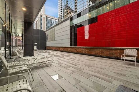 211 East Ohio Street Chicago IL 60611