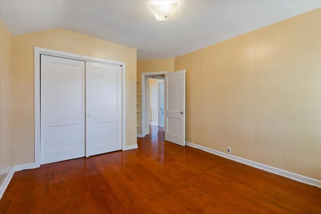 6515 North Maplewood Avenue Chicago IL 60645