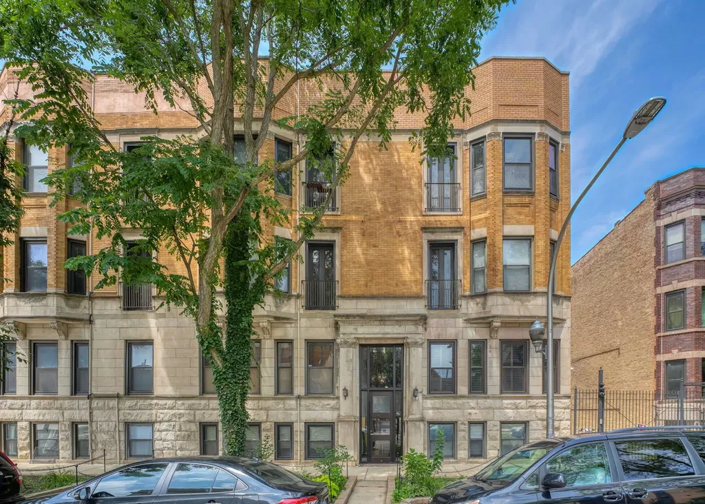 4214 North Kenmore Avenue Chicago IL 60613