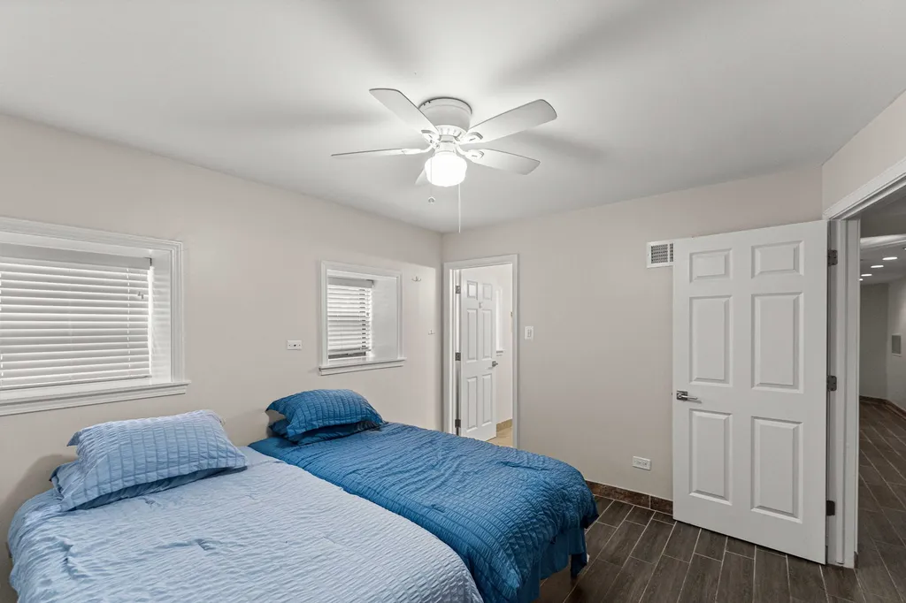 4214 North Kenmore Avenue Chicago IL 60613