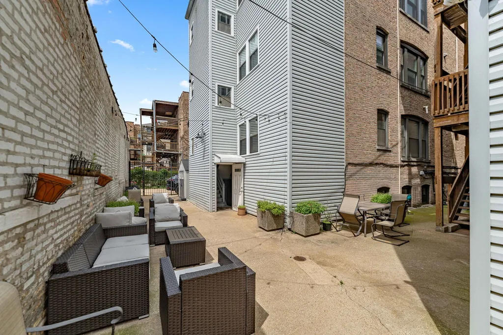4214 North Kenmore Avenue Chicago IL 60613