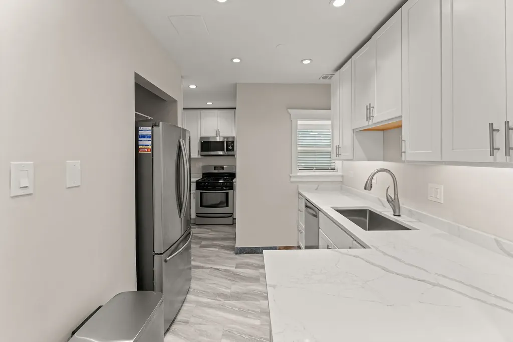 4214 North Kenmore Avenue Chicago IL 60613