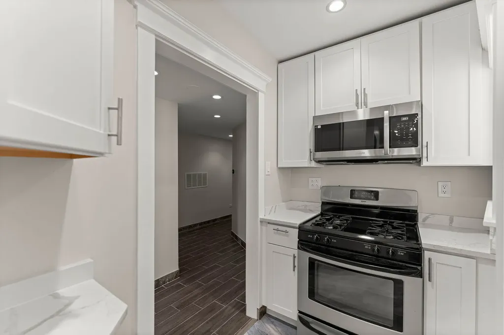 4214 North Kenmore Avenue Chicago IL 60613