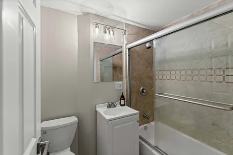 4214 North Kenmore Avenue Chicago IL 60613
