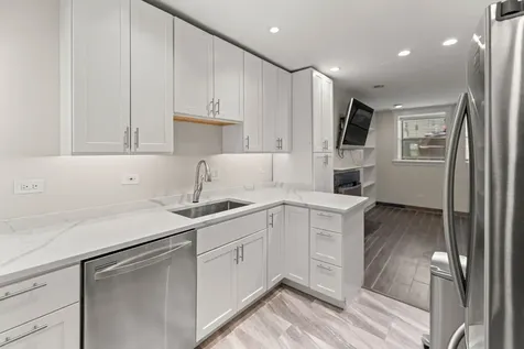 4214 North Kenmore Avenue Chicago IL 60613