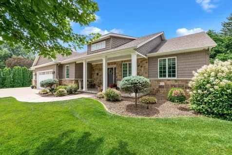 3709 39TH Street Court Moline IL 61265