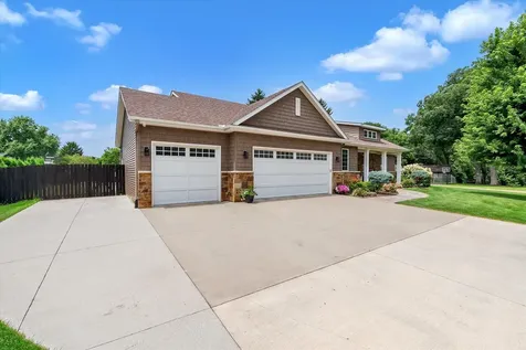 3709 39TH Street Court Moline IL 61265