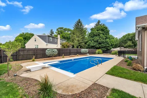3709 39TH Street Court Moline IL 61265