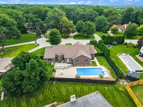 3709 39TH Street Court Moline IL 61265