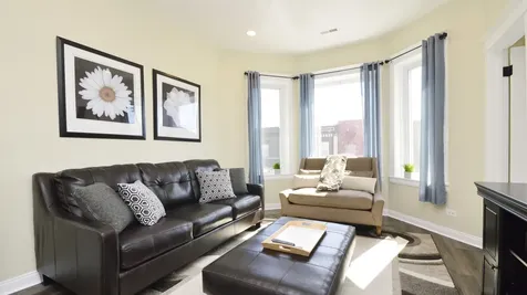 2904 West Diversey Avenue Chicago IL 60647