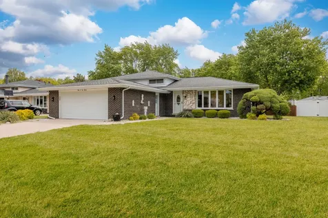 9S215 Florence Avenue Downers Grove IL 60516