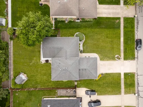 9S215 Florence Avenue Downers Grove IL 60516