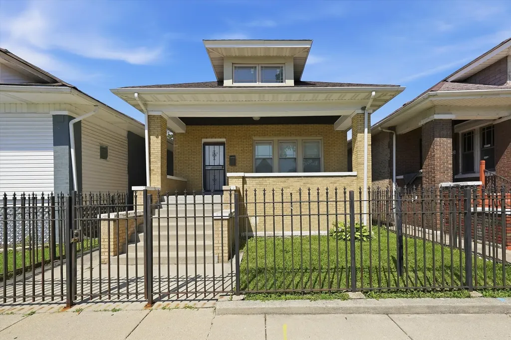7614 South Carpenter Street Chicago IL 60620