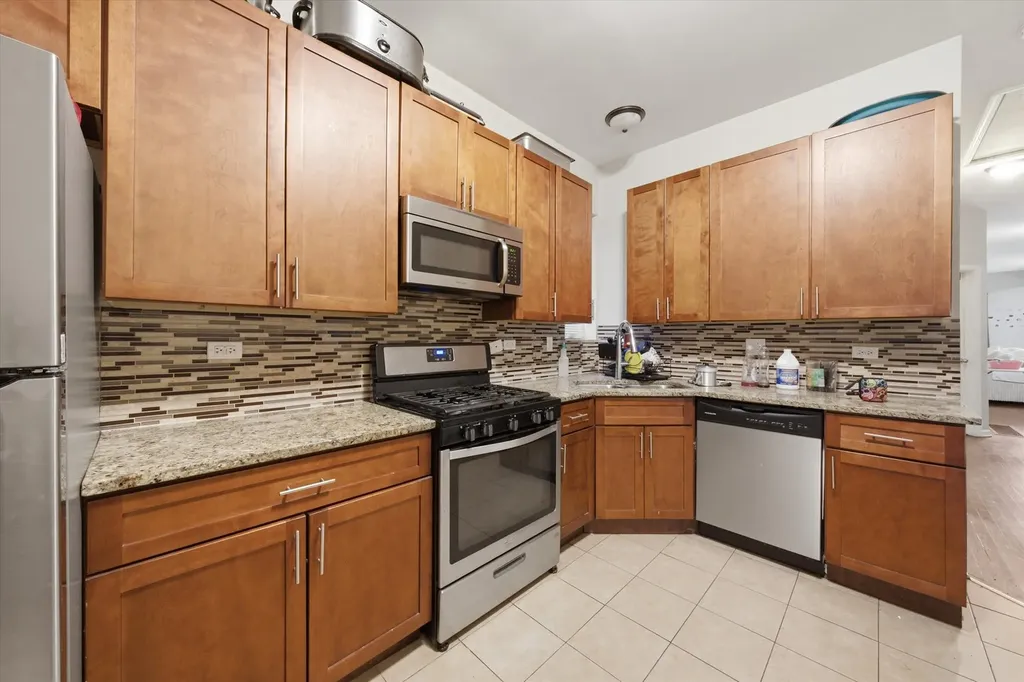 7614 South Carpenter Street Chicago IL 60620