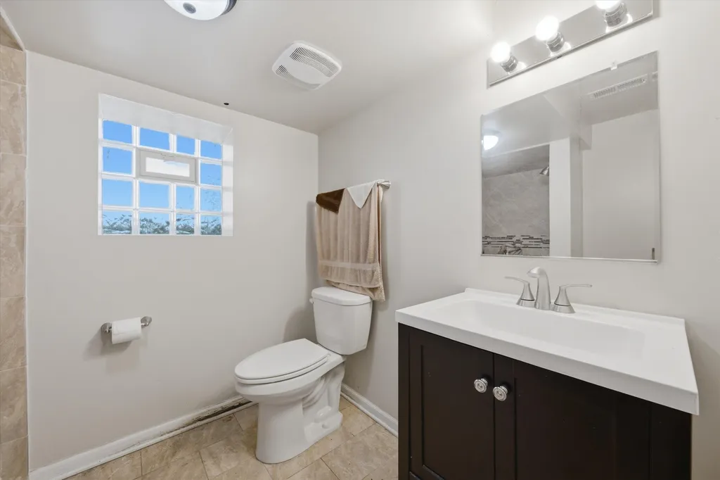 7614 South Carpenter Street Chicago IL 60620
