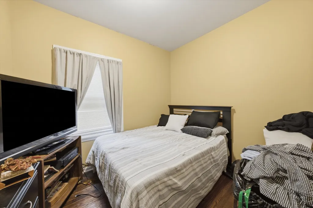 7614 South Carpenter Street Chicago IL 60620