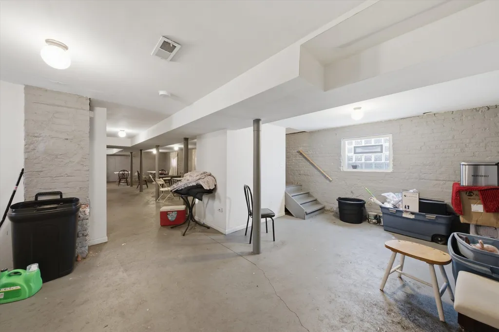 7614 South Carpenter Street Chicago IL 60620