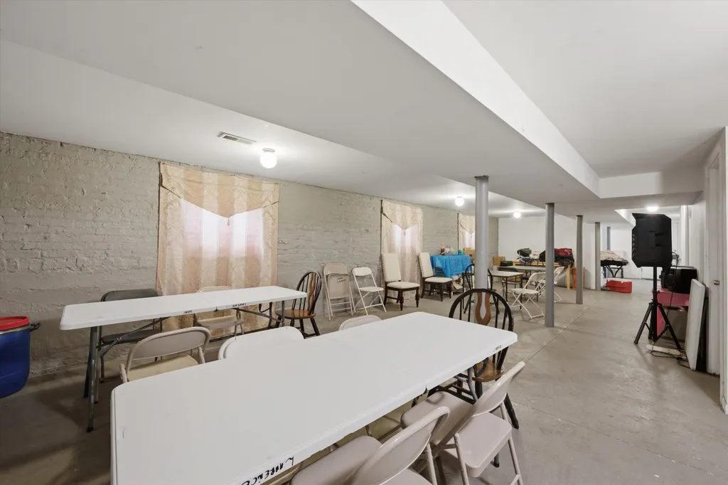 7614 South Carpenter Street Chicago IL 60620