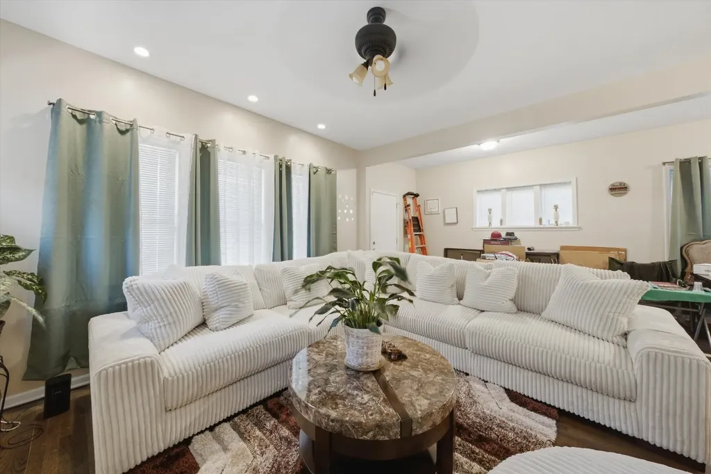 7614 South Carpenter Street Chicago IL 60620
