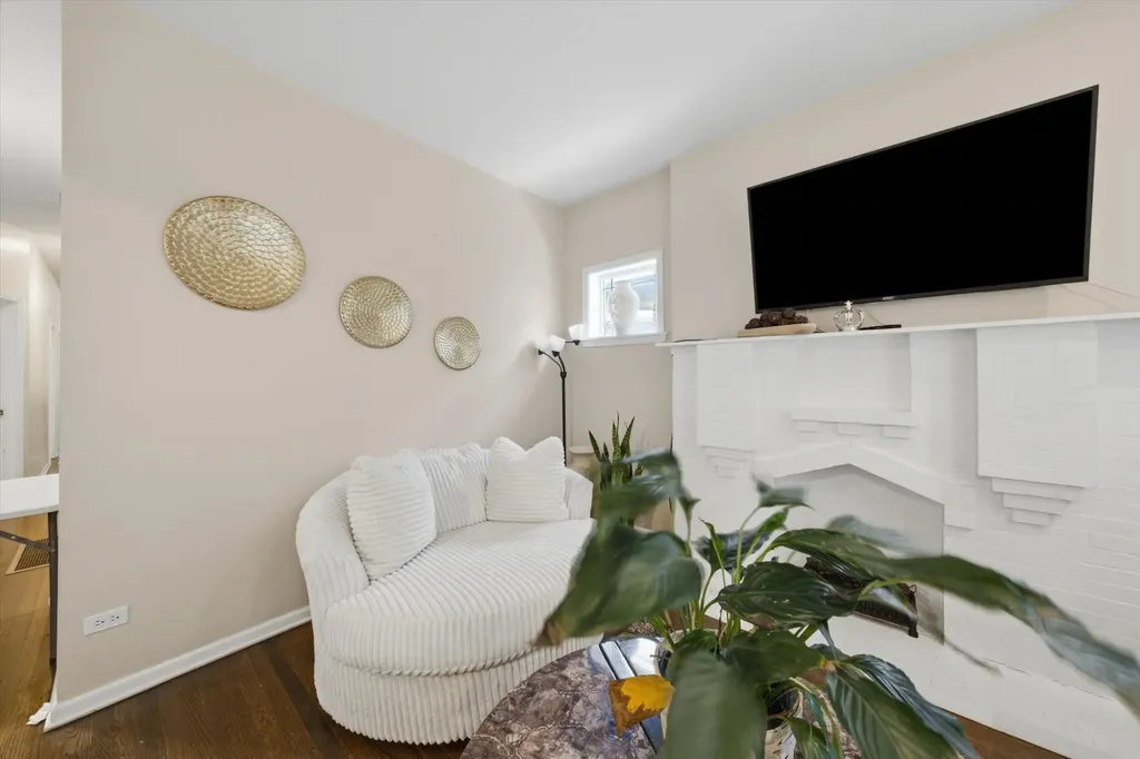7614 South Carpenter Street Chicago IL 60620