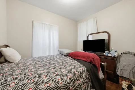 7614 South Carpenter Street Chicago IL 60620
