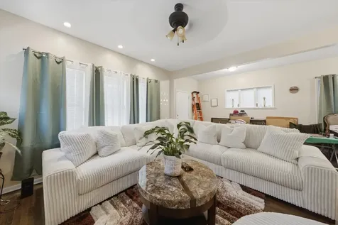 7614 South Carpenter Street Chicago IL 60620