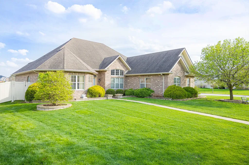 12819 Waterford Boulevard Plainfield IL 60585