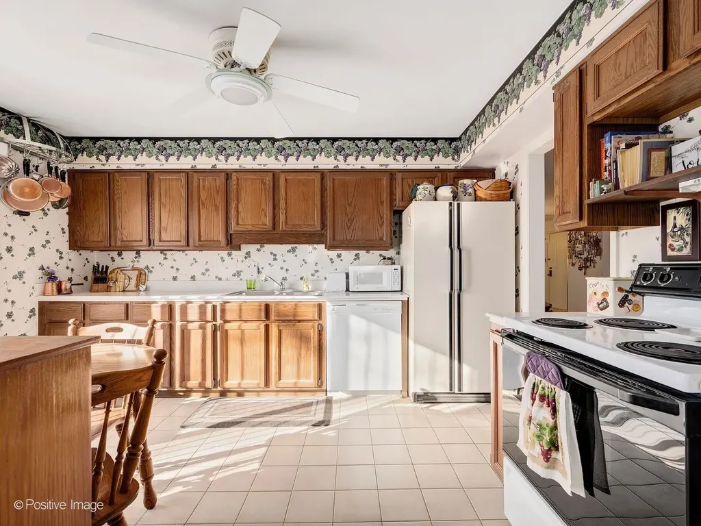 1S055 Spring Road Oakbrook Terrace IL 60181