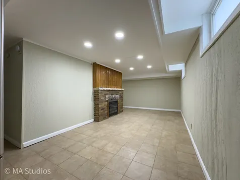 216 Wilcox Avenue Elgin IL 60123
