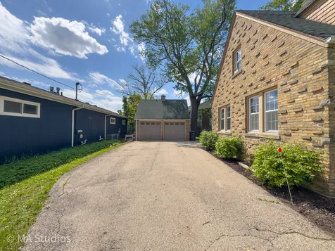 216 Wilcox Avenue Elgin IL 60123