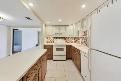 1365 Ashland Avenue Des Plaines IL 60016