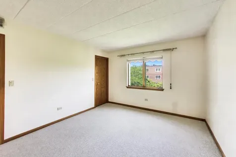1365 Ashland Avenue Des Plaines IL 60016