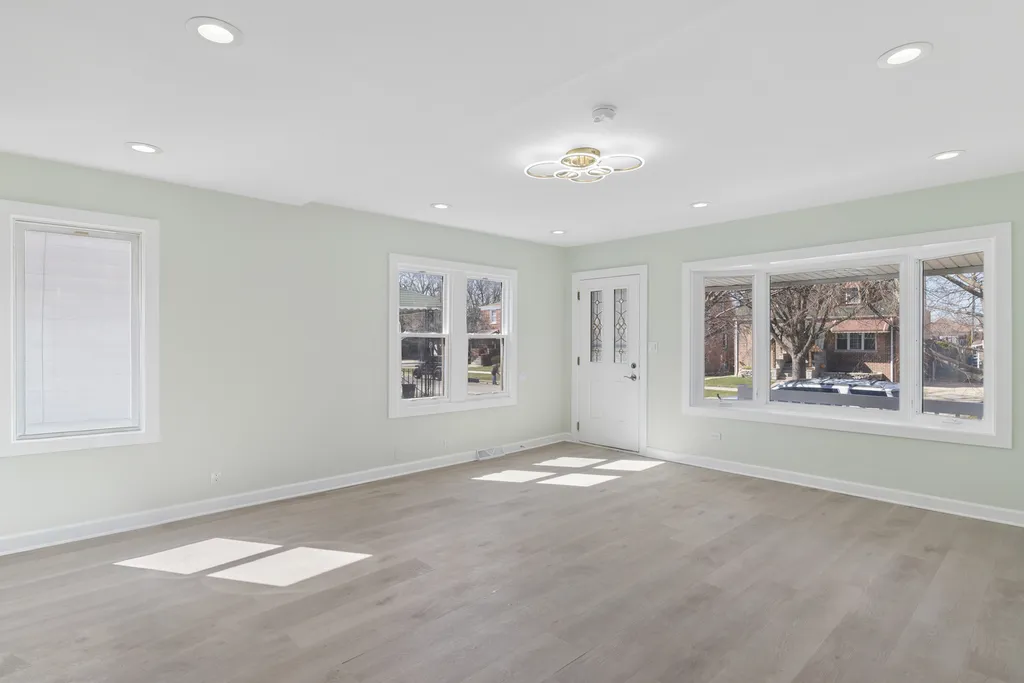 6347 South Kenneth Avenue Chicago IL 60629