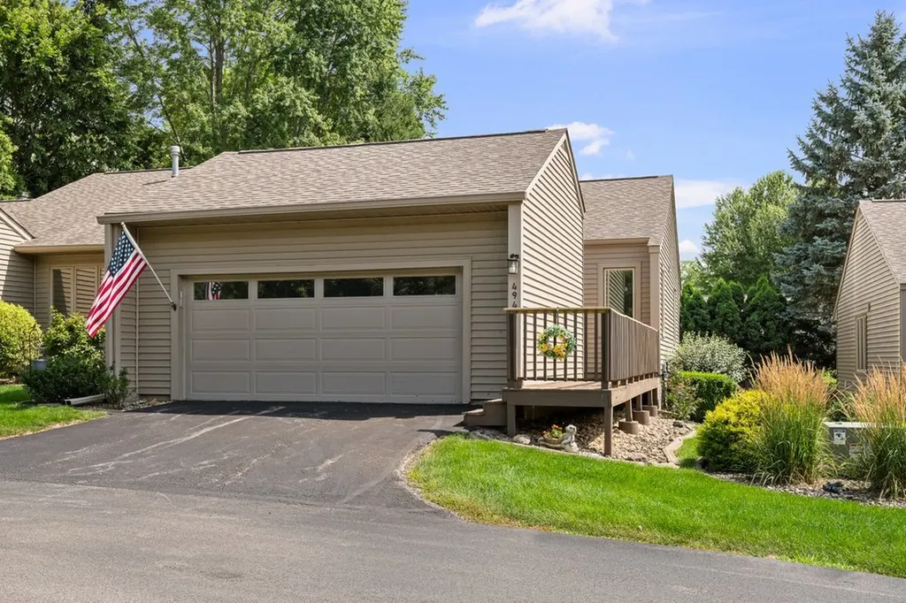 494 44TH Avenue Court East Moline IL 61244