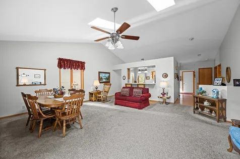 494 44TH Avenue Court East Moline IL 61244