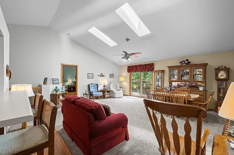 494 44TH Avenue Court East Moline IL 61244