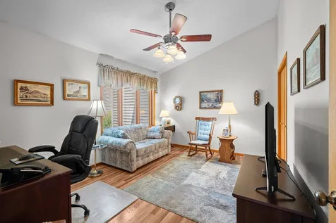 494 44TH Avenue Court East Moline IL 61244