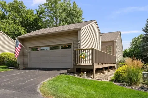 494 44TH Avenue Court East Moline IL 61244