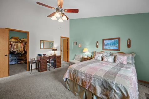 494 44TH Avenue Court East Moline IL 61244