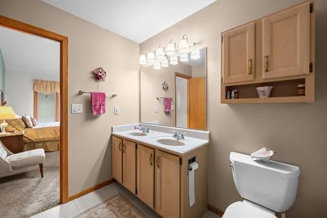 494 44TH Avenue Court East Moline IL 61244