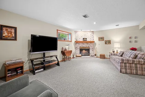 494 44TH Avenue Court East Moline IL 61244