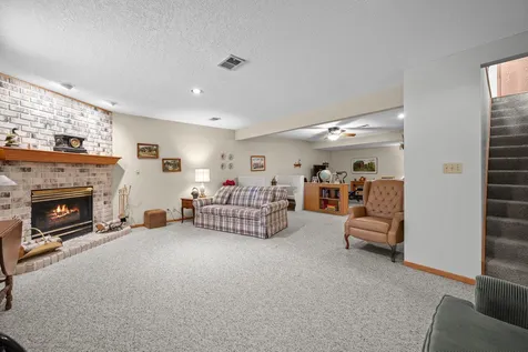 494 44TH Avenue Court East Moline IL 61244