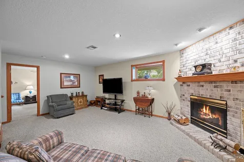 494 44TH Avenue Court East Moline IL 61244