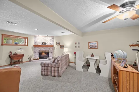 494 44TH Avenue Court East Moline IL 61244
