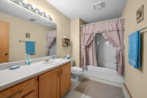 494 44TH Avenue Court East Moline IL 61244