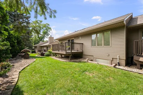 494 44TH Avenue Court East Moline IL 61244